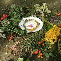 Blumenkränze binden am Mittwoch, dem 20.8. ab 15 Uhr