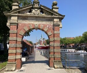 Das Hafentor in Emden