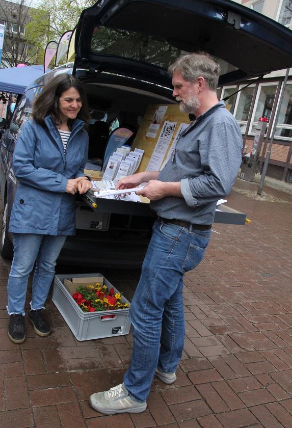 Andrea Moser und Hartmut Wolter vom DigiMo-Team